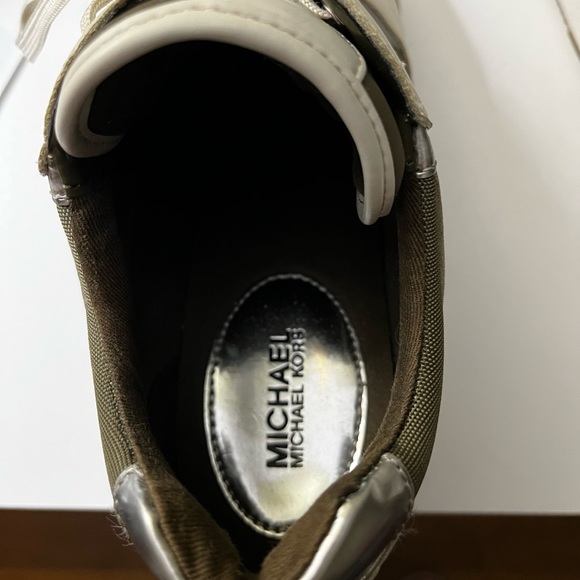 Michael Kors women’s size 9 platform sneakers - Picture 7 of 8